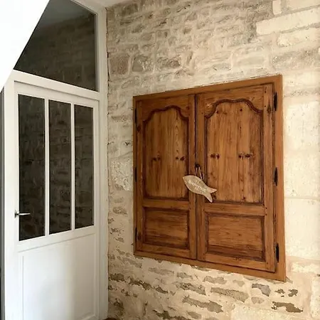 La Maison Du Dauphin Marans  Exterior photo